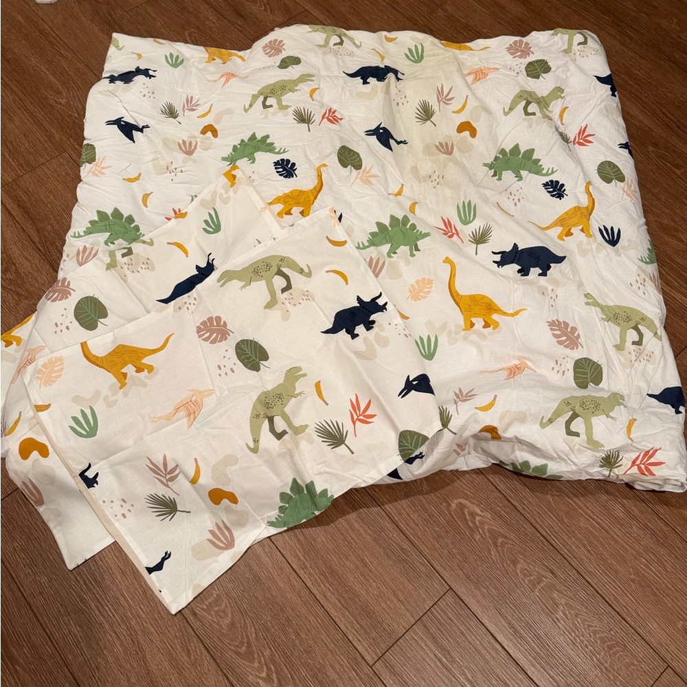 Comforter and shams/ pillow cases